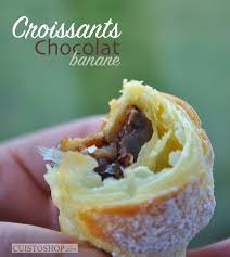 Pour 12 Petits Croissants Un Rouleau De Pate Feuilletee De La Pate A Tartiner Une Banane Un Jaune D Oeuf Mela Banane Chocolat Alimentation Cuisine Et Boissons