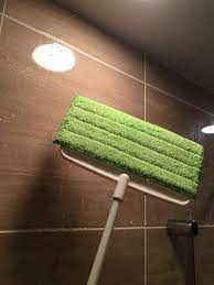 もう面倒じゃない 天井や壁まであっという間に終わる スポンジいらずのお風呂掃除 風呂掃除 リビング 掃除 お掃除の裏技