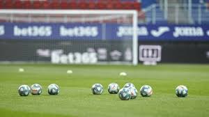 Esto surgió como consecuencia de que el genoa confirmara 14 positivos recordemos que italia habia sido el primer país de europa en suspender el fútbol debido a la pandemia. Suspenden Todo El Futbol Espanol Excepto Primera Y Segunda As Com