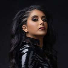 Nina Ewing (@ninamewing)