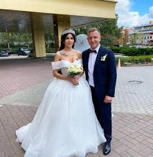 Анастасия спиридонова рассказала, как познакомилась с. Svadba Ili Yabbarova I Anastasii Gold Foto Starhit Ru