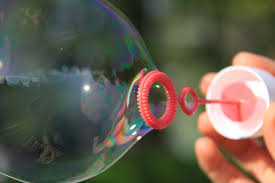 Faire Du Produit A Bulles De Savon La Recette Yette Creations Produit A Bulle Bulle De Savon Bubble