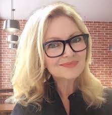 Sharon Macaulay's Instagram, Twitter & Facebook