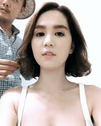 Hãy cùng ngắm nhìn hình ảnh ngọc trinh khắc lạ với mái tóc ngắn cực năng động trẻ trung. NÄƒm 2017 Ngá»c Trinh Tuá»™t Dá»'c Vá» Cáº£ Nhan Sáº¯c Láº«n Phong Cach Thá»i Trang