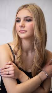 I get asked a lot if I do head shots yes, yes I do!! I would love to work  with you !! #portraitphotographer #coolaf_photography #2025