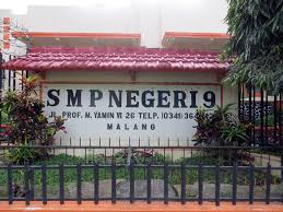 Smp negeri 1 jombang telah mengembangkan pembelajaran dengan media berbasis teknologi informatika, internet, dan untuk membuka akses dengan masyarakat luar, telah dibuka layanan web maupun blog. Sejarah Smp Negeri 9 Malang Yang Dulunya Smep Ii Ngalam Co