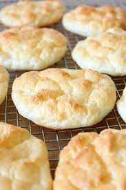 Load up your cloud bread with traditional eggs benedict ingredients like poached eggs, ham, spinach and avocado. Pillowy Light Cloud Bread Cinnamon And Toast Recipe Food Low Carb Recipes Low Carb Bread