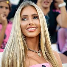 Hayley Bentley (@hayley.bentley) • Instagram photos and videos