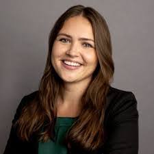 Sandra Petras's Instagram, Twitter & Facebook