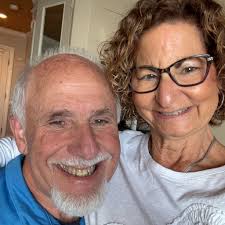 Can kidney transplant evaluation results be shared between centers?