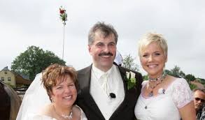 Maybe you would like to learn more about one of these? Bauer Sucht Frau Kurt Will Einen Dreier Das Sagt Ehefrau Sonja Zum Bauer Sucht Schwiegertochter Skandal News De