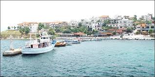 Πρόκειται για το μοναδικό κατοικημένο νησί στη χαλκιδική. Proorismoi Ammoylianh Paradeisos Tsephs Sthn Agkalia Ths Xalkidikhs