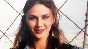 Demet Sener Paris Te Henuz 18 Inde Magazin Haberleri