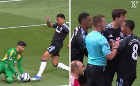 Random - DRAMA ầm ĩ rồi đây!!! Sở dĩ bàn thắng của Aston Villa FC không  được công nhận là vì trọng tài THỔI CÒI trước khi quả bóng đi vào lưới.
