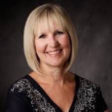 Ellen Gunderson's Instagram, Twitter & Facebook