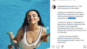 Un po' tutti, perfino in qualche misura anche i sindacati, si sono fidati delle assicurazioni del ministro competente, elsa fornero, secondo la quale il nodo sarebbe stato sciolto presto e bene. Arisa In A White Costume On Instagram Is Amazing