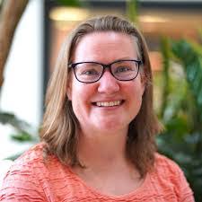 Liz Stokes's Instagram, Twitter & Facebook