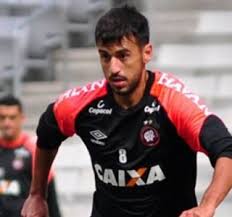 Diniz is well known for his offensive style of play and involving ball possession. Fernando Diniz Repete Escalacao No Atletico Pr Para Enfrentar O Santos Em Casa Esportes Estadao