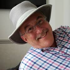 Who is the model maker in Behind the Curve?