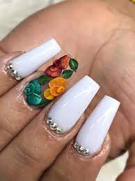 Acrylic Nails With Designs And Cool Ways To Wear Them Hike N Dip White Acrylic Nails Flower Nails Acrylic Nail Designs