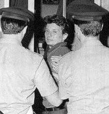 La sera prima, venerdì 13 gennaio, sarà ricordata come quella del naufragio di una nave, la costa concordia, un gigante pieno di cabine, stanze, piscine, ristoranti e divertimenti. Adriano Sofri Wikipedia