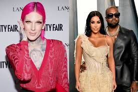 Se trata de jeffree star, quien es conocido mundialmente por ser un famoso empresario del maquillaje. 1d5eo55yiamgnm
