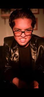 Hello everyone I'm Andrew, just looking for roommates and friends, I'm a  film student working toward my dream of becoming a filmmaker. When I'm not  working