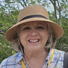 Miriam Waller's Instagram, Twitter & Facebook