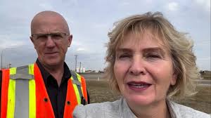 Alberta NDP's Bet Against Province: Pipeline Silence and Tanker Ban Support