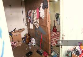 Sanksi bagi pemberi kerja yang melanggar ketentuan jabatan yang diperbolehkan bagi tka. Rumah Kongsi Pekerja Asing Kotor Sempit