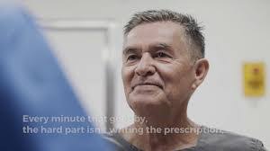 Jose Goris's Instagram, Twitter & Facebook