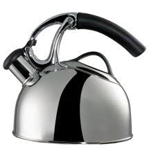 The spout opens automatically for pouring. Amazon Com Oxo Brew Anniversary Edition Uplift Tea Kettle Brushed Stainless Steel Teakettles Kitchen Dining