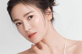 November 1981 in daegu) ist eine südkoreanische schauspielerin und model. Song Hye Kyo Net Worth 2021 Descendants Of The Sun Star S Wealth Affected By Song Joong Ki Divorce Celebeat