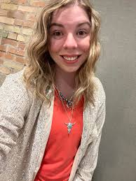 Nothing like wearing close to a million dollars worth of @chopard jewelry  while singing for @saks 💎 Loved being a surprise 🎤