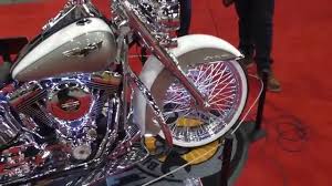 A smooth ride and comfortable position carry the heritage softail. Interview With Andres On His Cholo Style Harley Deluxe At 2016 Ultimate Builder Video Interview Youtube