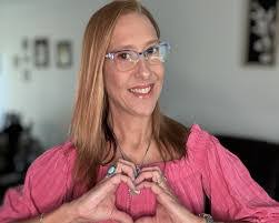 Teri Lyons's Instagram, Twitter & Facebook