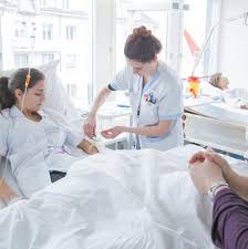 Travailler dans le domaine sanitaire ou social sans le bac. Rapport Annuel Jahresbericht Les Metiers Des Domaines De La Sante Du Social Et De L Intendance Tournes Vers L Avenir Pdf Kostenfreier Download