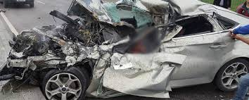 Brațul unei macarale a căzut peste o mașină și a rănit patru persoane. Accident Bucuresti AflÄƒ Ultimele NoutÄƒÈ›i Despre Accident Bucuresti Poze È™i Video Accident Bucuresti DiscuÈ›ii In Forum Despre Accident Bucuresti