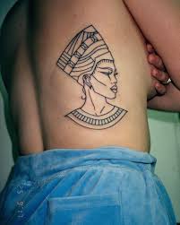 Gefallt 3 365 Mal 23 Kommentare Madame Buraka C 2013 Burakatattooflash Auf Instagram Lyon Burakatattooflash Minimalist Tattoo Tattoos Nefertiti Tattoo