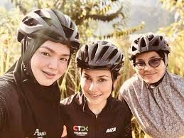 Download lagu lagu siti nurhaliza terbaru dapat kamu download secara gratis di downloadlagu321.site. Siti Nurhaliza Nafi Tanding Prk Semenyih