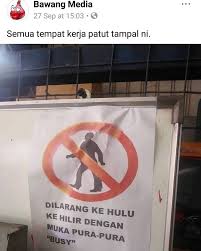 Meng·hi·lir·kan v 1 menghanyutkan ke hilir; Dilarang Ke Hulu Ke Hilir