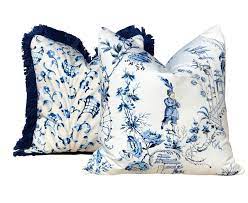 Exuberant fringe frames our guthrie pillow in playful texture. Chinoiserie Floral Pillow In Porcelain Navy Brush Fringe China Blue Pillowfever