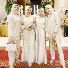 Model kebaya pengantin batak toba terlihat begitu sederhana, unik, dan cantik, sarat dengan keindahan tradisi. Intip 50 Model Kebaya Khusus Wanita Bertubuh Gemuk Bikin Langsing Dan Pangling Era Id