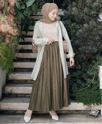 Atasan utk rok prisket warna dusty pink : 9 Ootd Rok Plisket Untuk Gaya Simpel Saat Lebaran Womantalk