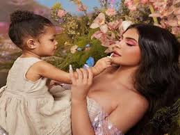Kylie jenner has been enjoying plenty of quality time at home with daughter stormi during quarantine. Kylie Jenner S Daughter Stormi Practice Patience In The Sweetest Candy Challenge Yet