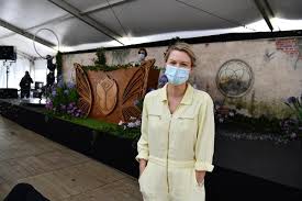 Inschrijving op qvax betekent niet dat je zeker voor het johnson & johnson vaccin wordt uitgenodigd. Tomorrowland Dj S En Een Prik Van Marc Van Ranst Vaccinatie Antwerpen Het Belang Van Limburg Mobile