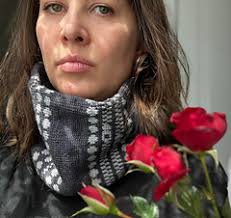 Ravelry: Bad Romance Cowl pattern by Wendy Staples