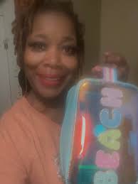 Natural hairstylist specializing in natural styles