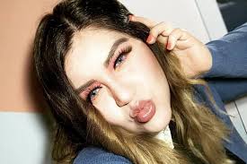 Difunden fotos de Eva Salgado, principal sospechosa en el crimen de Oliver  Valle