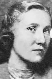 Vera Farr's Instagram, Twitter & Facebook